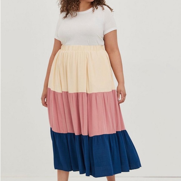 Plus Size Clothes - Picture 3 of 12